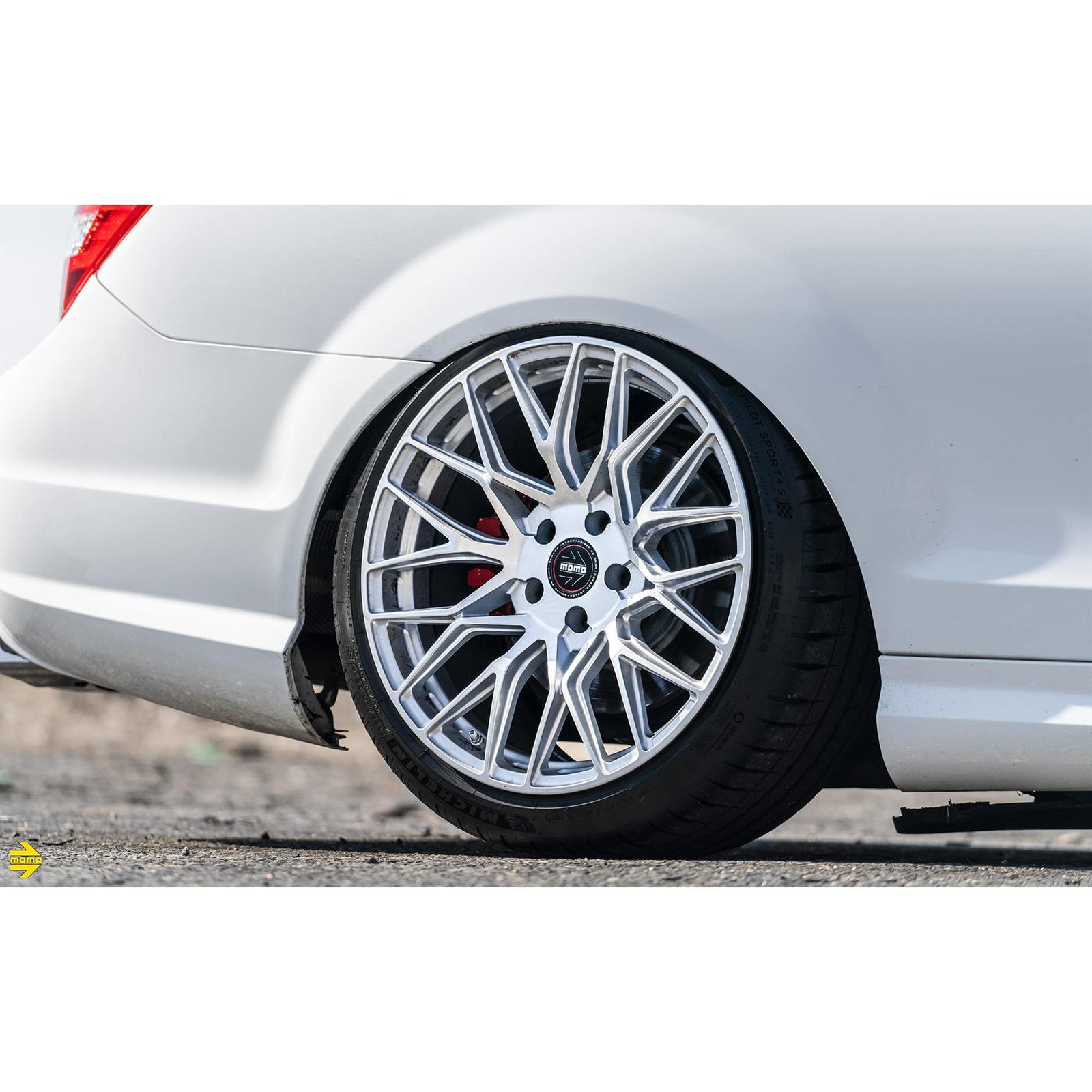 MOMO M10688531P42 18x8.5 Catania Wheel, 5x108, Gloss Silver