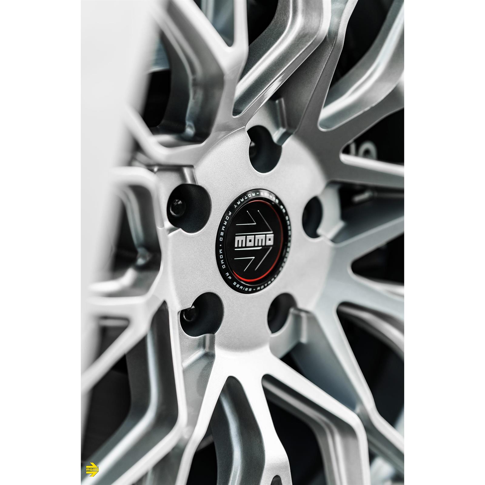 MOMO M10689565P35 18x9.5 Catania Wheel, 5x114.3, Gloss Silver